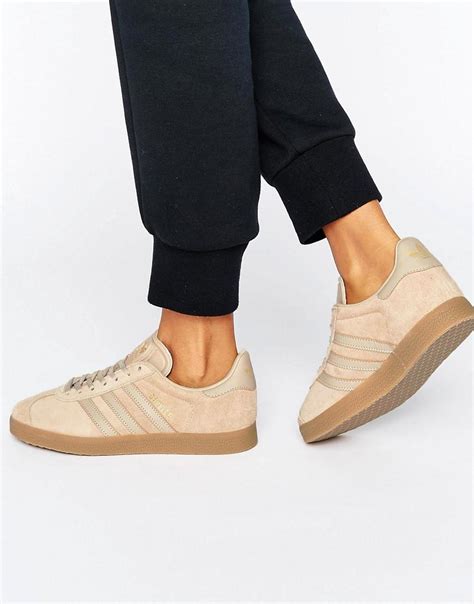 Beige sneakers with magic boost technology
